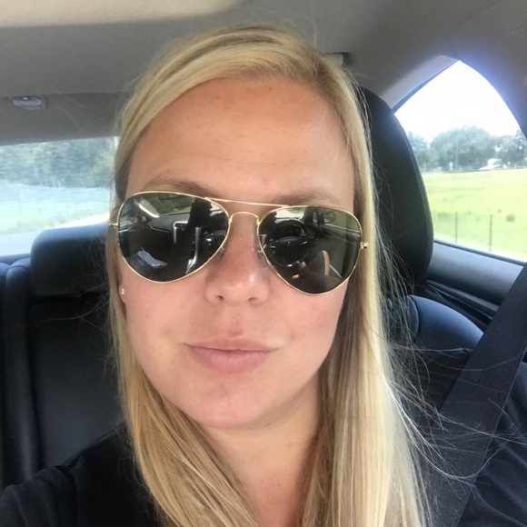 Meet your Posher, Ashley - Picture 2 of 2